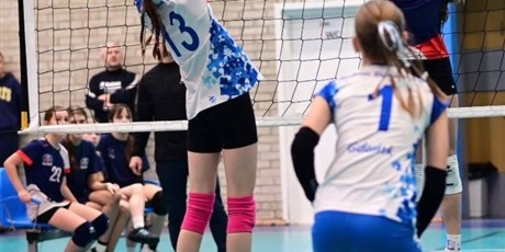 Powiększ grafikę: 3-miejsce-w-mini-pilce-siatkowej-677002.jpg