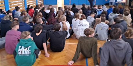 Powiększ grafikę: apel-klas-7-i-8-o-przemocy-rowiesniczej-606533.jpg