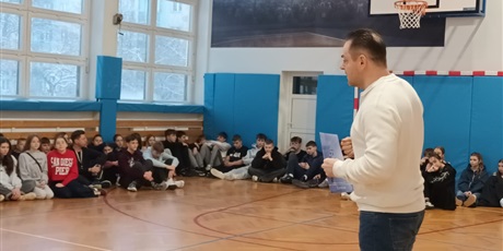 Powiększ grafikę: apel-podsumowujacy-i-polrocze-673471.jpg