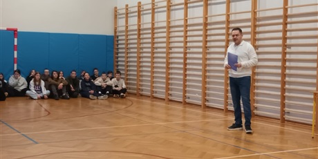 Powiększ grafikę: apel-podsumowujacy-i-polrocze-673474.jpg