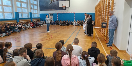 Powiększ grafikę: apel-podsumowujacy-i-polrocze-673480.jpg