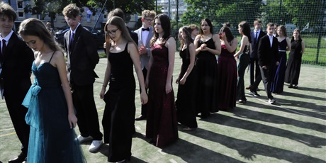 Powiększ grafikę: bal-osmoklasistow-702675.jpg