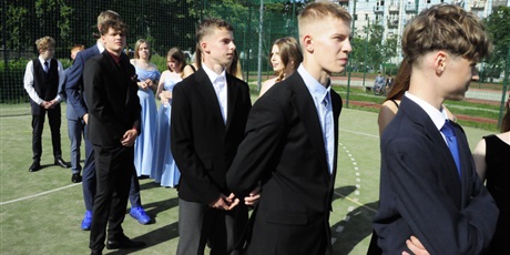 Powiększ grafikę: bal-osmoklasistow-702685.jpg