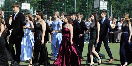 Powiększ grafikę: bal-osmoklasistow-702705.jpg