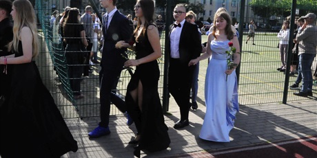 Powiększ grafikę: bal-osmoklasistow-702733.jpg