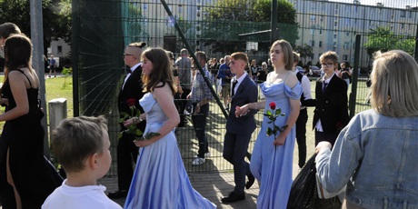 Powiększ grafikę: bal-osmoklasistow-702734.jpg