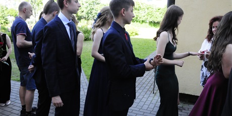 Powiększ grafikę: bal-osmoklasistow-702741.jpg