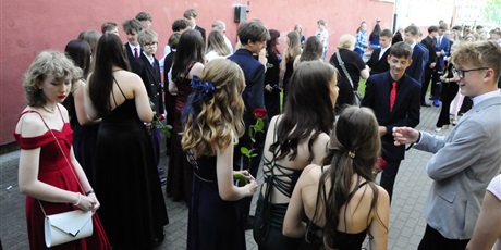 Powiększ grafikę: bal-osmoklasistow-702742.jpg