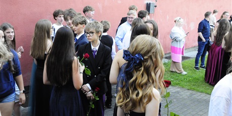 Powiększ grafikę: bal-osmoklasistow-702743.jpg