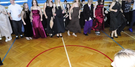 Powiększ grafikę: bal-osmoklasistow-702852.jpg