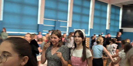 Powiększ grafikę: dyskoteka-szkolna-z-okazji-dnia-chlopaka-642201.jpg