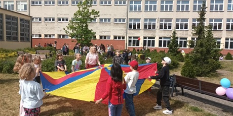 Powiększ grafikę: dzien-dziecka-w-naszej-szkole-696842.jpg