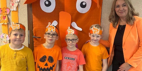 Powiększ grafikę: dzien-tumbo-w-sp-79-dziekujemy-658413.jpg