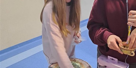 Powiększ grafikę: dzien-tumbo-w-sp-79-dziekujemy-658415.jpg