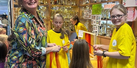 Powiększ grafikę: dzien-tumbo-w-sp-79-dziekujemy-658429.jpg