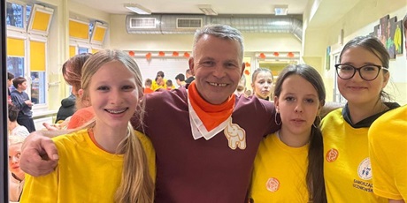 Powiększ grafikę: dzien-tumbo-w-sp-79-dziekujemy-658430.jpg