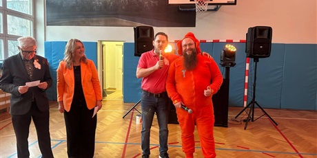 Powiększ grafikę: dzien-tumbo-w-sp-79-dziekujemy-658440.jpg