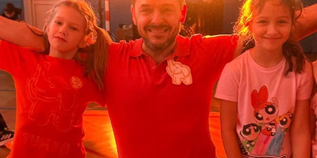 Powiększ grafikę: dzien-tumbo-w-sp-79-dziekujemy-658442.jpg