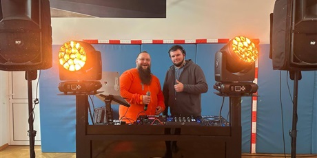 Powiększ grafikę: dzien-tumbo-w-sp-79-dziekujemy-658451.jpg