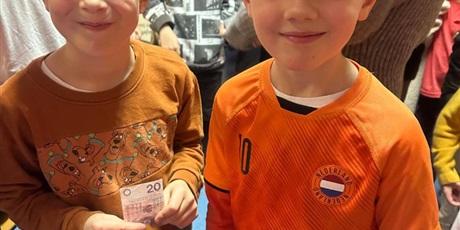 Powiększ grafikę: dzien-tumbo-w-sp-79-dziekujemy-658455.jpg