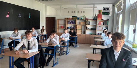 Powiększ grafikę: egzaminy-osmoklasistow-jezyk-polski-692775.jpg