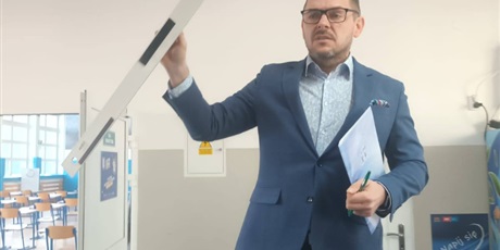 Powiększ grafikę: egzaminy-osmoklasistow-trwaja-614719.jpg