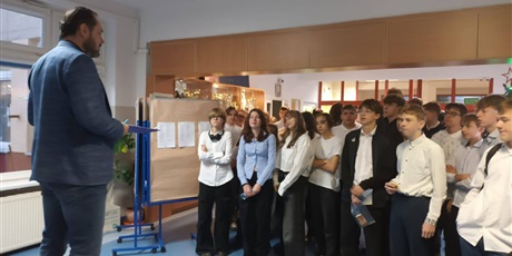 Powiększ grafikę: egzaminy-probne-664576.jpg