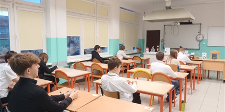 Powiększ grafikę: egzaminy-probne-664578.jpg