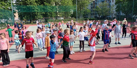 Powiększ grafikę: festyn-z-okazji-dnia-dziecka-619069.jpg