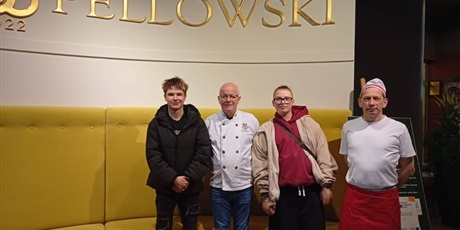 Powiększ grafikę: klasy-8-w-piekarni-pellowski-681400.jpg