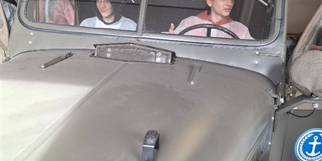 Powiększ grafikę: klasy-8-w-piekarni-pellowski-681401.jpg