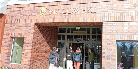 Powiększ grafikę: klasy-8-w-piekarni-pellowski-681406.jpg