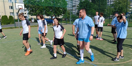 Powiększ grafikę: mecz-uczniowie-nauczyciele-624890.jpg