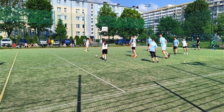 Powiększ grafikę: mecz-uczniowie-nauczyciele-624918.jpg