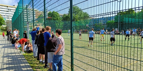 Powiększ grafikę: mecz-uczniowie-nauczyciele-624926.jpg