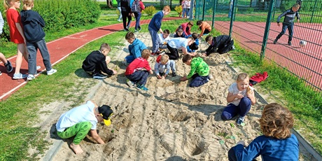 Powiększ grafikę: mecz-uczniowie-nauczyciele-624941.jpg