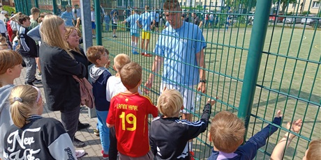 Powiększ grafikę: mecz-uczniowie-nauczyciele-624952.jpg