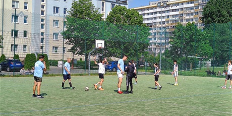 Powiększ grafikę: mecz-uczniowie-nauczyciele-624959.jpg