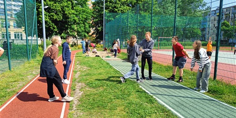 Powiększ grafikę: mecz-uczniowie-nauczyciele-624965.jpg
