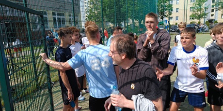 Powiększ grafikę: mecz-uczniowie-nauczyciele-624968.jpg