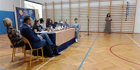 Powiększ grafikę: narodowe-czytanie-poezji-jana-kochanowskiego-644238.jpg