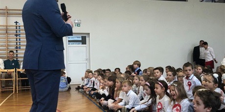 Powiększ grafikę: narodowe-swieto-niepodleglosci-w-sp79-653383.jpg