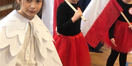 Powiększ grafikę: narodowe-swieto-niepodleglosci-w-sp79-653384.jpg