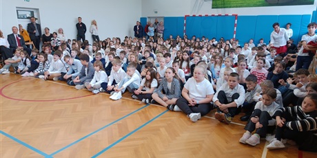 Powiększ grafikę: narodowe-swieto-niepodleglosci-w-sp79-653394.jpg