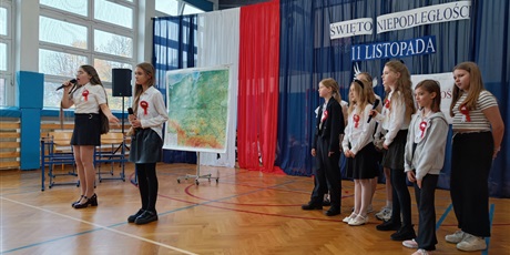 Powiększ grafikę: narodowe-swieto-niepodleglosci-w-sp79-653401.jpg