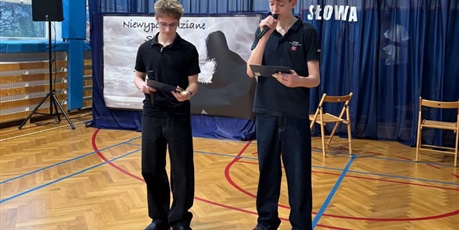 Powiększ grafikę: niewypowiedziane-slowa-nie-jestes-sam-660765.jpg