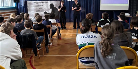 Powiększ grafikę: niewypowiedziane-slowa-nie-jestes-sam-660770.jpg