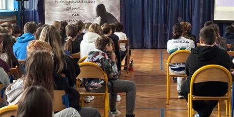 Powiększ grafikę: niewypowiedziane-slowa-nie-jestes-sam-660777.jpg