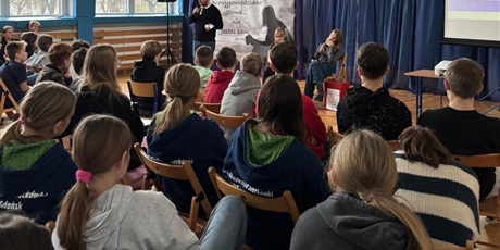 Powiększ grafikę: niewypowiedziane-slowa-nie-jestes-sam-660782.jpg