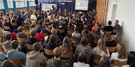 Powiększ grafikę: niewypowiedziane-slowa-nie-jestes-sam-660784.jpg